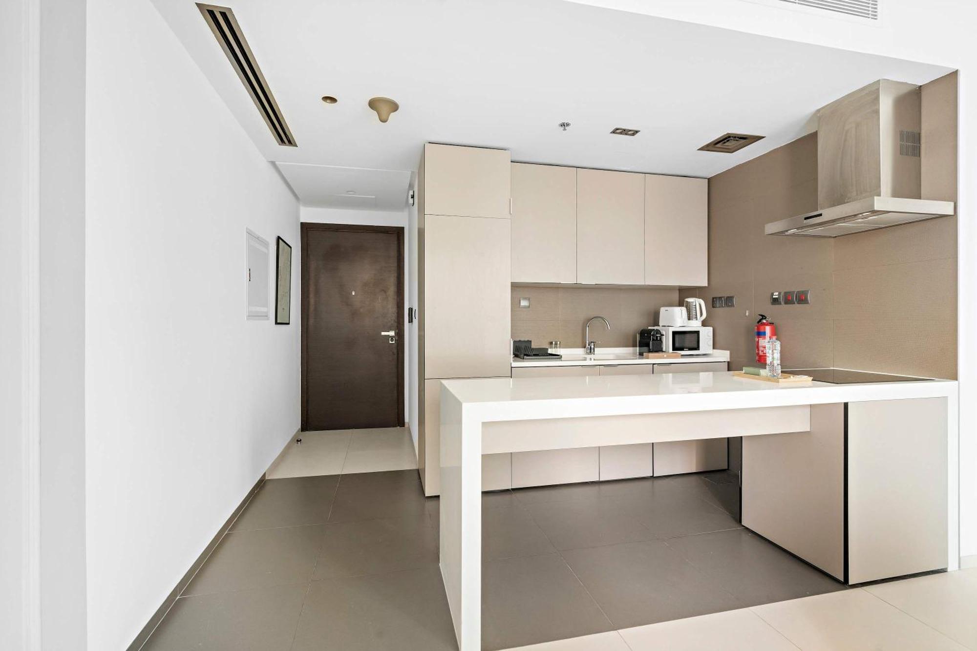 Apartment Silkhaus Chic 1bdr In West Avenue With Pool & Gym Access