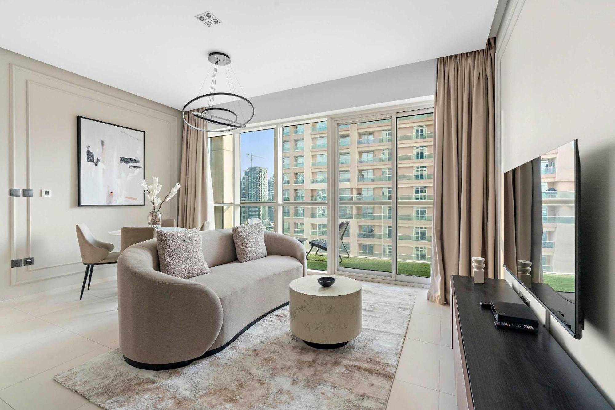 Apartment Silkhaus Chic 1bdr In West Avenue With Pool & Gym Access