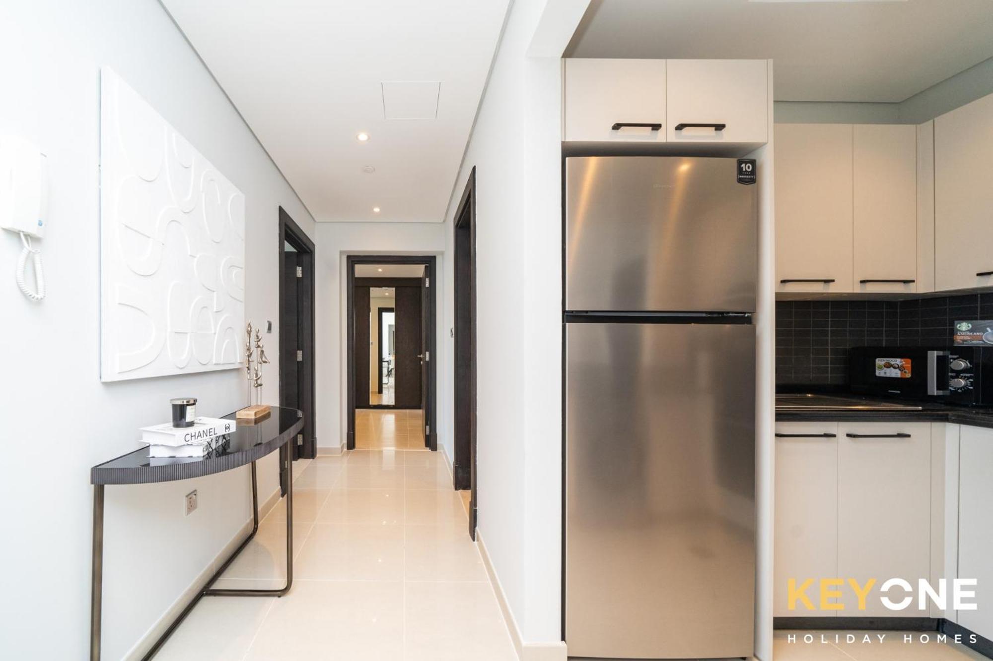 Vibrant Two Bedroom With Full Marina View * Dubai