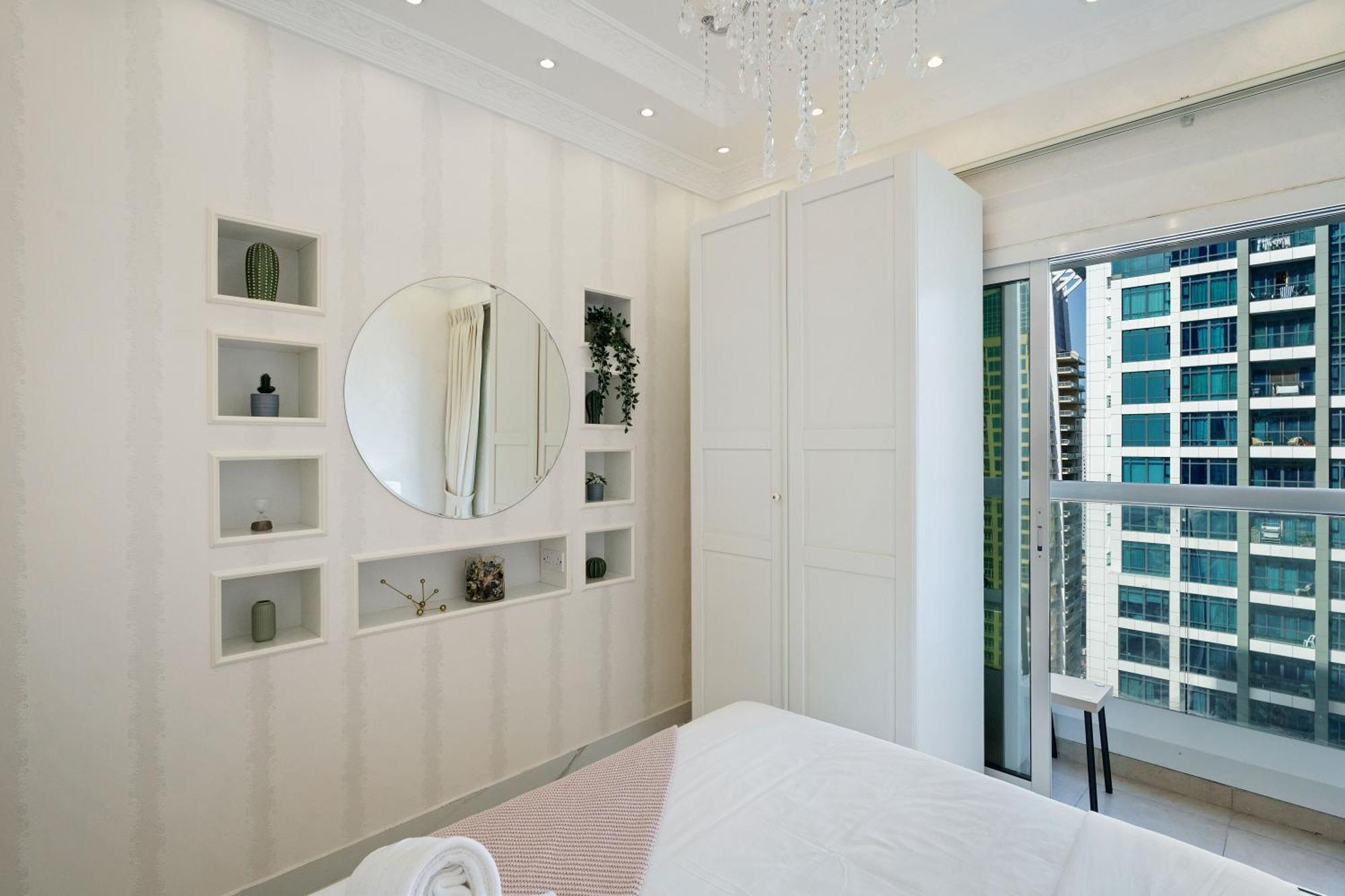 High Floor Upgraded 2br In Jlt - Walk To Park *