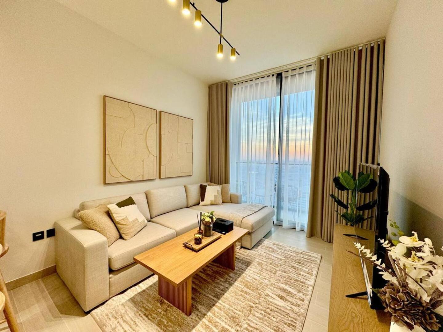 Relaxing 1br In Jvc With Big Balcony Apartment