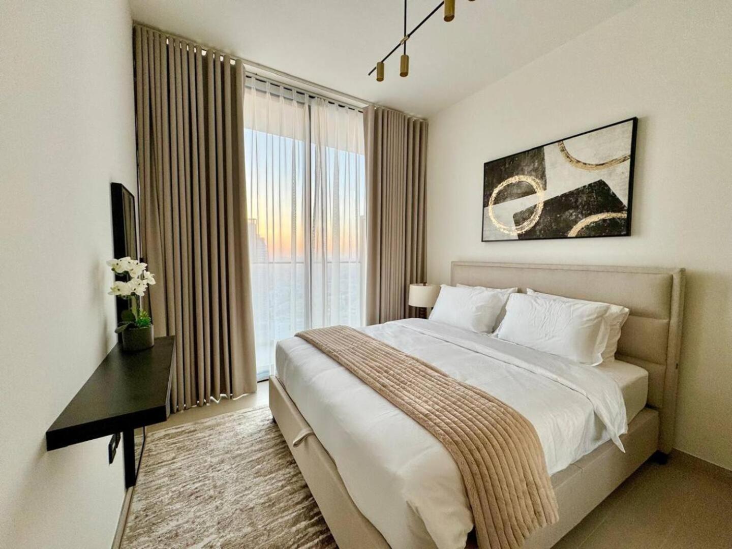 Elegant 1br In Jvc With Spacious Balcony