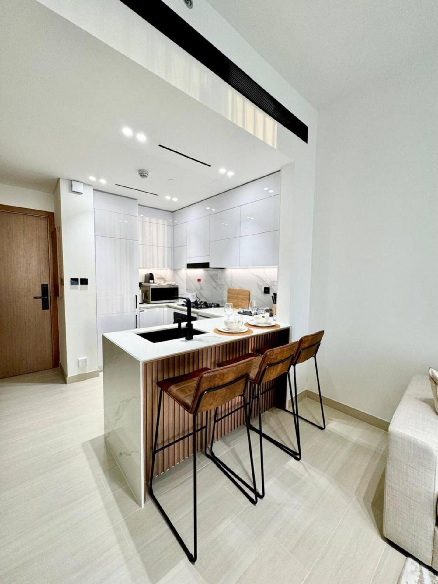 Elegant 1br In Jvc With Spacious Balcony