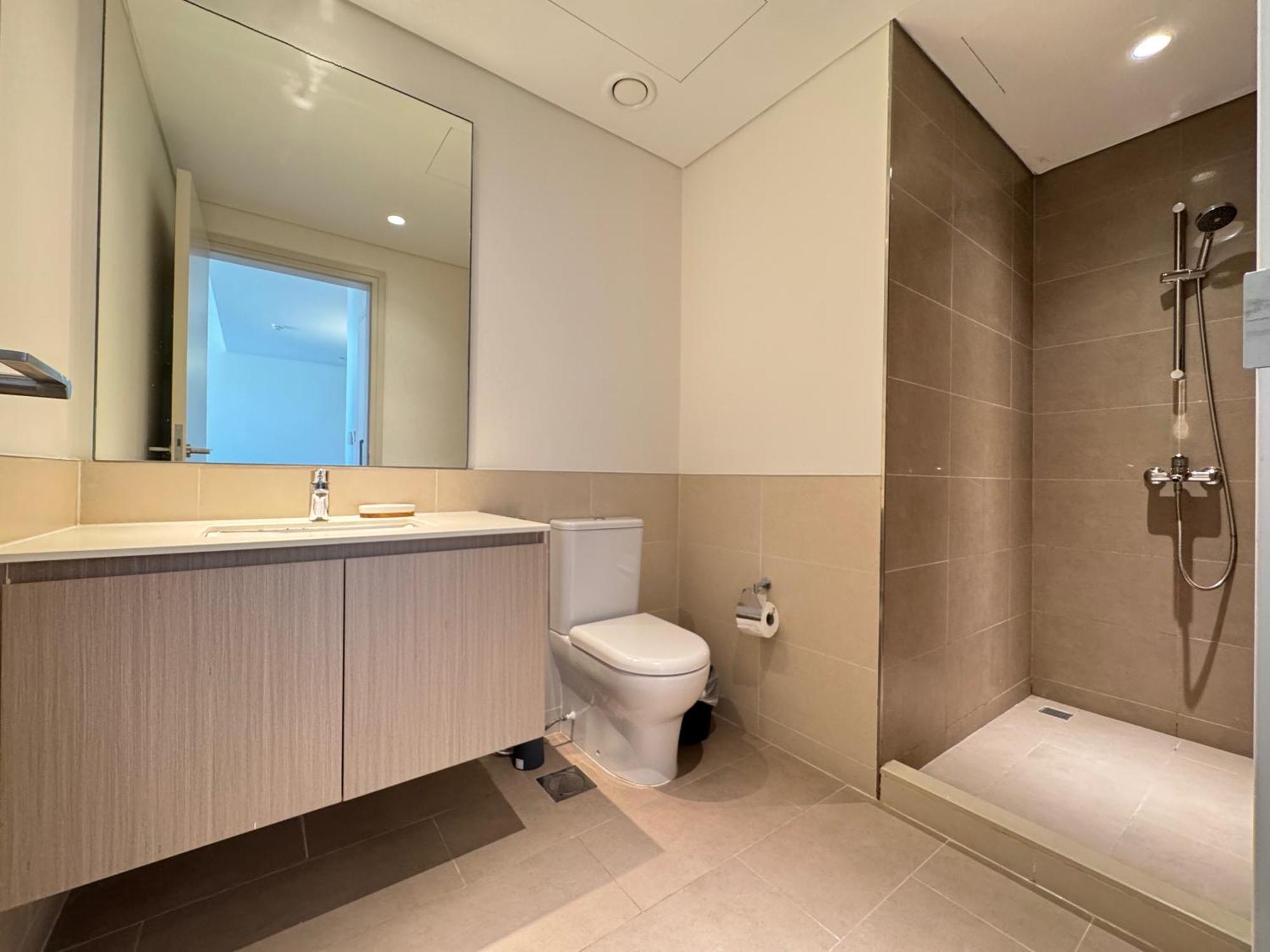 Apartment Modern 1br In Hills With Big Screen Experience