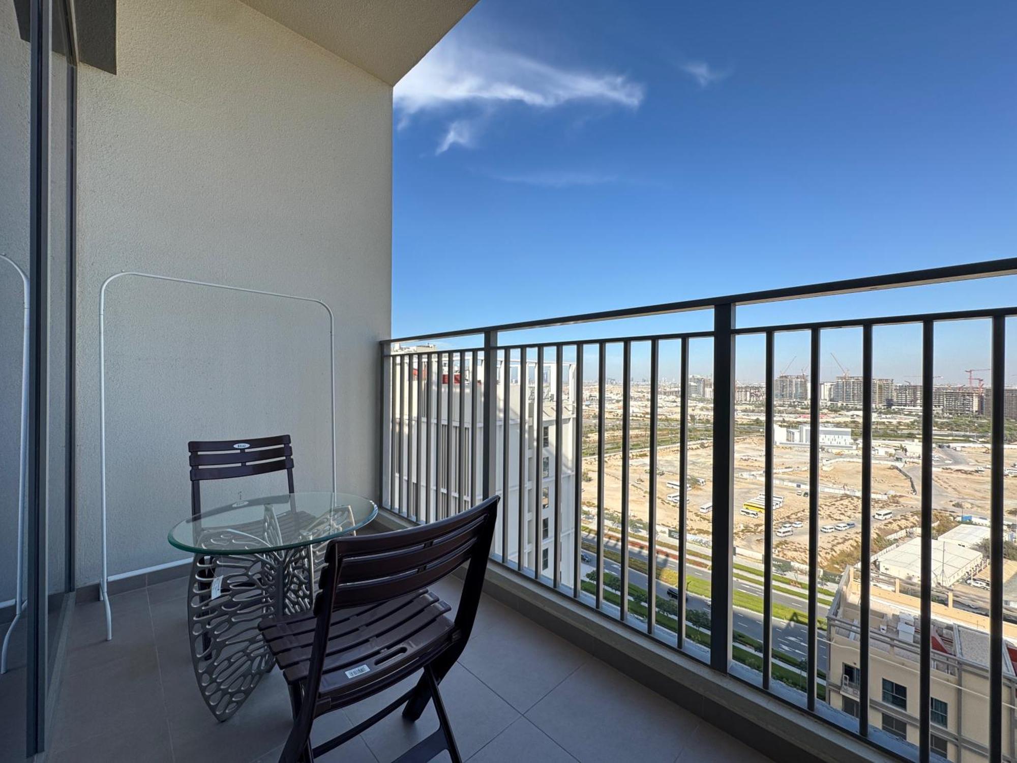 Modern 1br In Hills With Big Screen Experience Dubai
