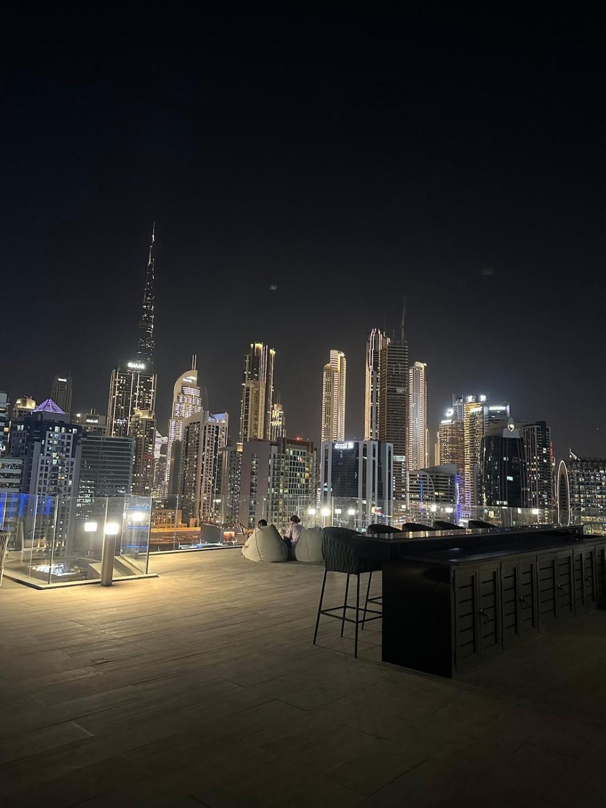 Apartment Canal View In Vibrant Business Bay *