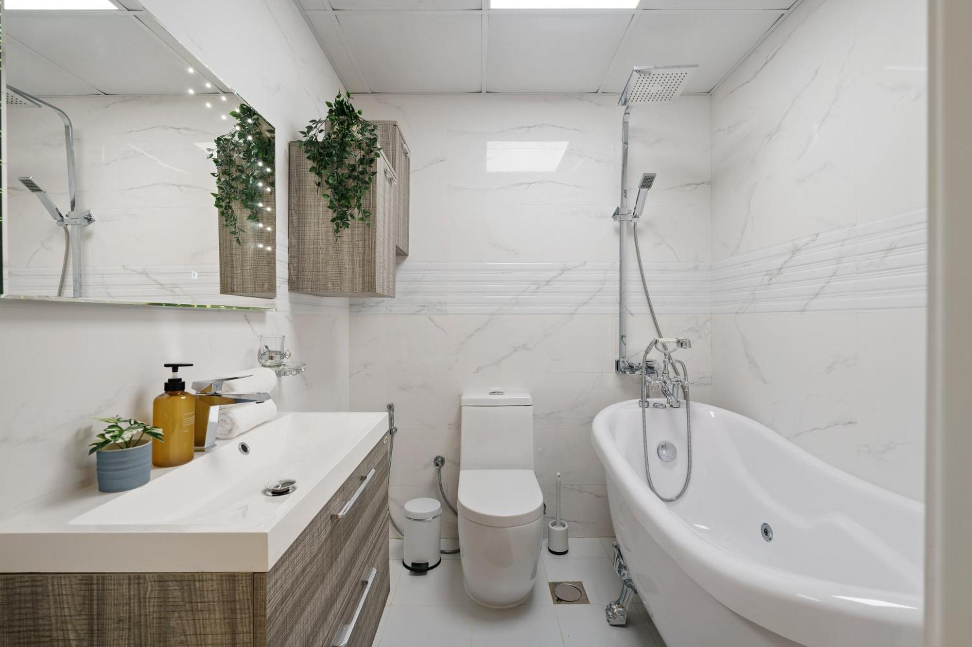 High Floor Upgraded 2br In Jlt - Walk To Park *