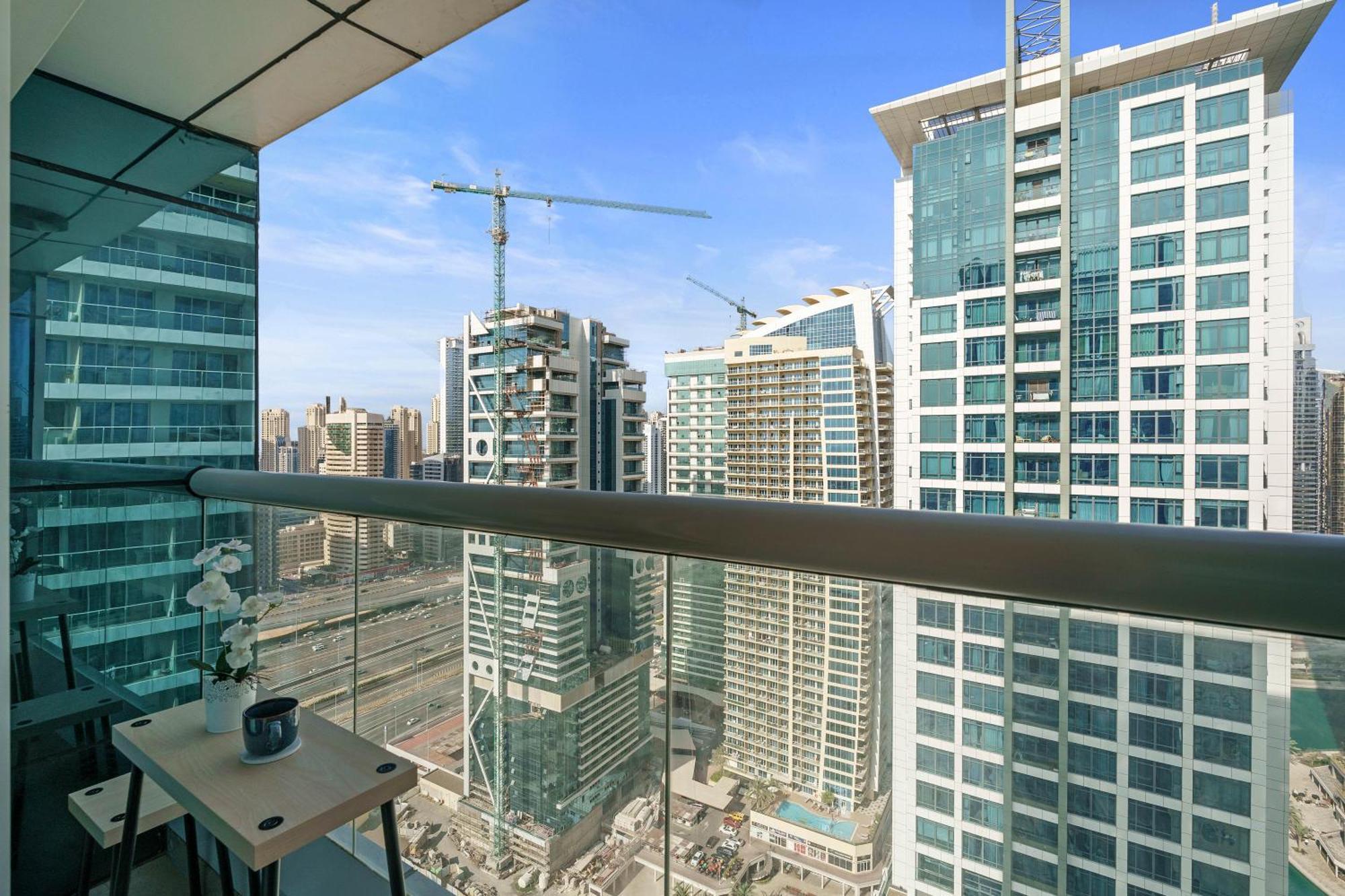 High Floor Upgraded 2br In Jlt - Walk To Park *