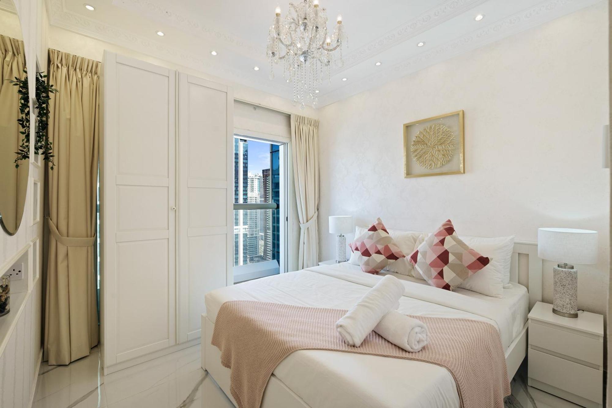 High Floor Upgraded 2br In Jlt - Walk To Park * Dubai