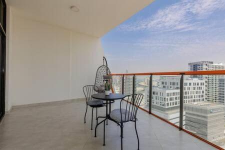 Contemporary 2 Bedroom Apartamento Dubai
