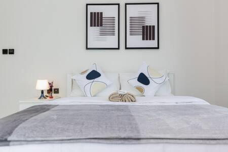 Contemporary 2 Bedroom Apartamento Dubai