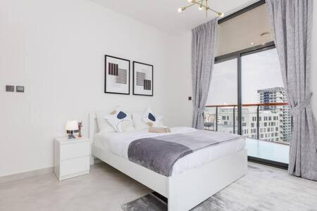 Contemporary 2 Bedroom Apartamento Dubai