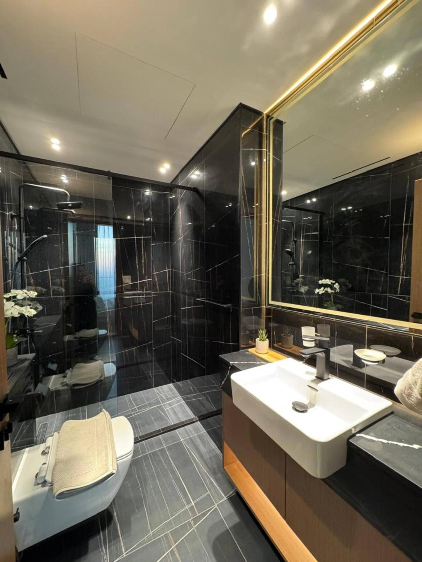 Apartment Relaxing 1br In Jvc With Big Balcony *