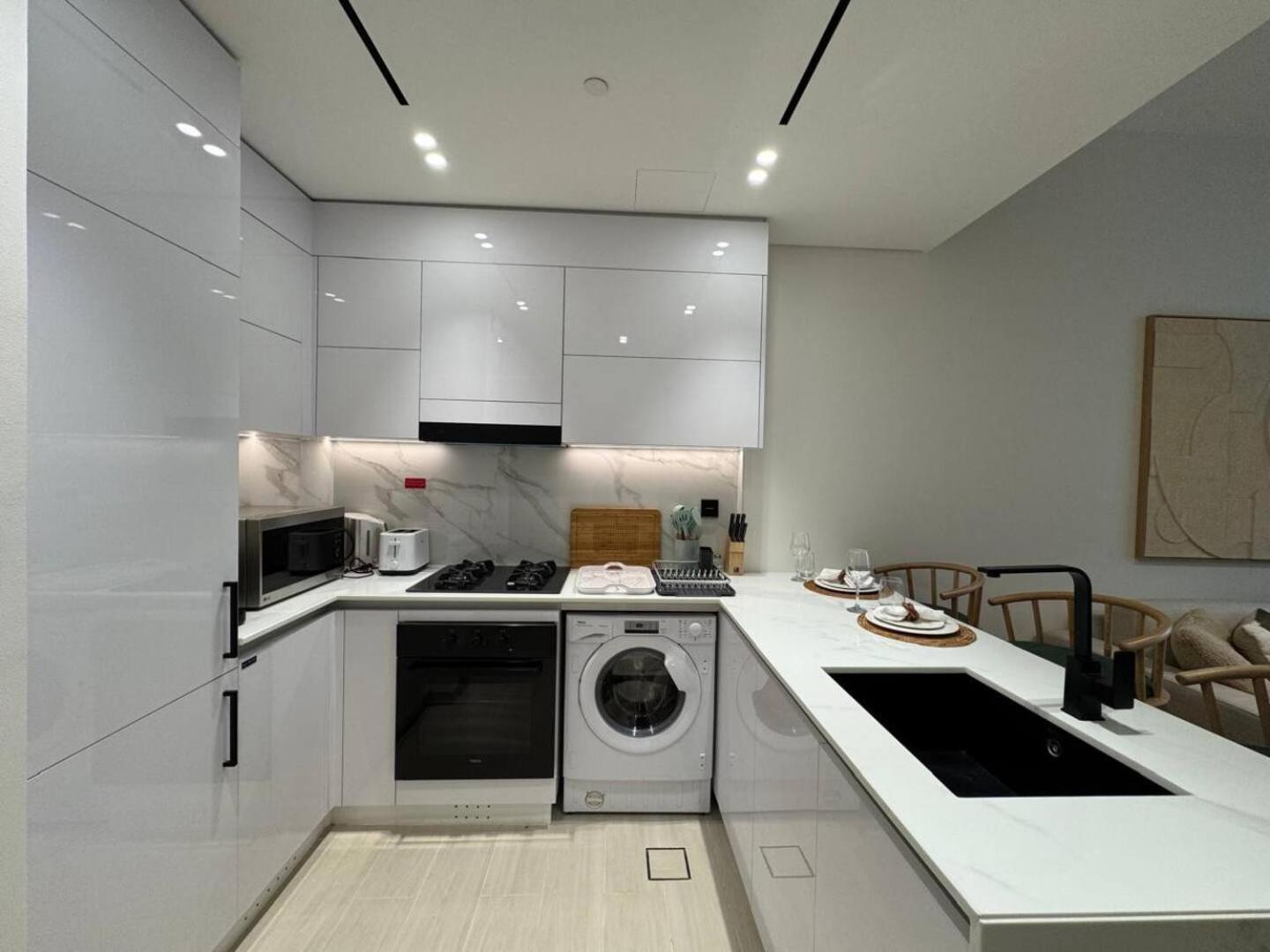 Relaxing 1br In Jvc With Big Balcony Apartment
