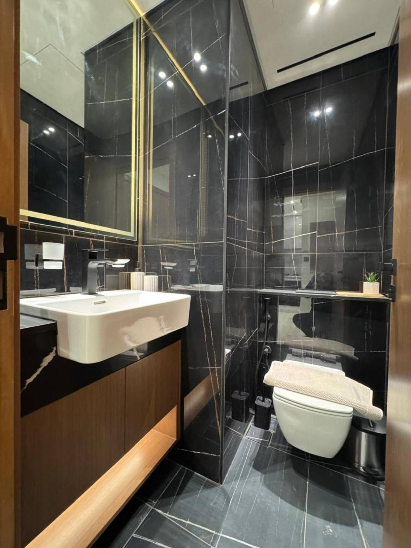 Relaxing 1br In Jvc With Big Balcony * Dubai