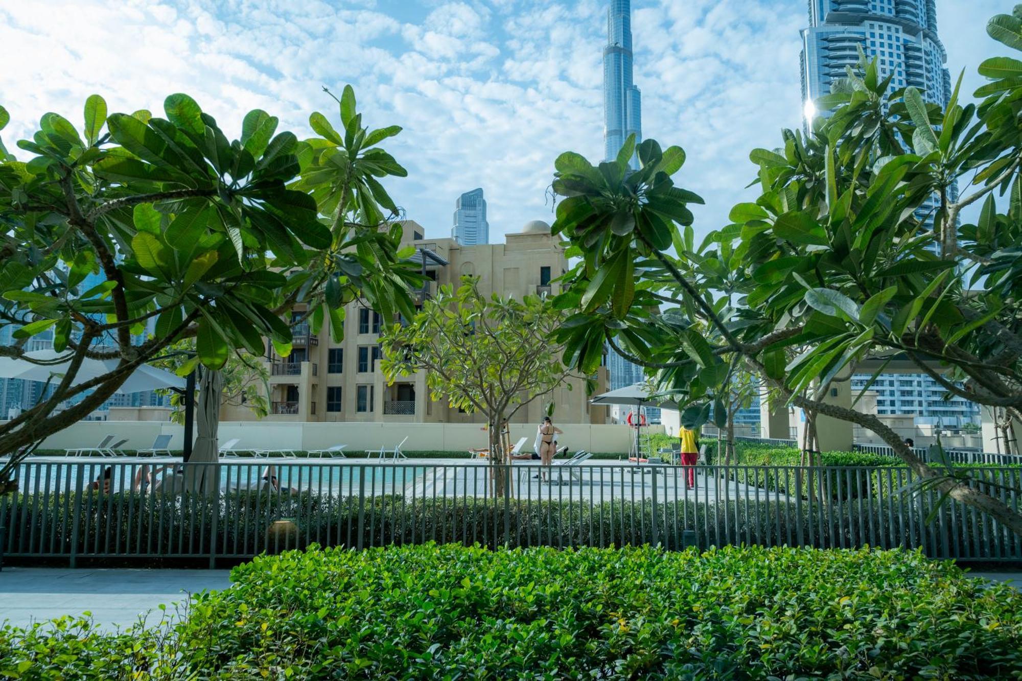 Urban Dreams - Brand New Boutique Burj Royale - Burj Khalifa & Mall Apartment