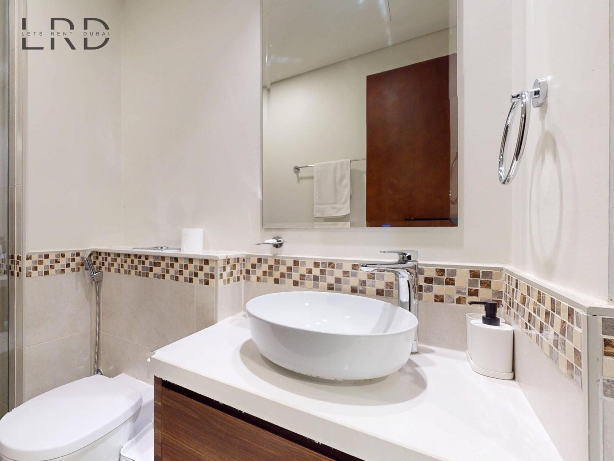 Elegant 1br With Stunning Canal Views Dubai
