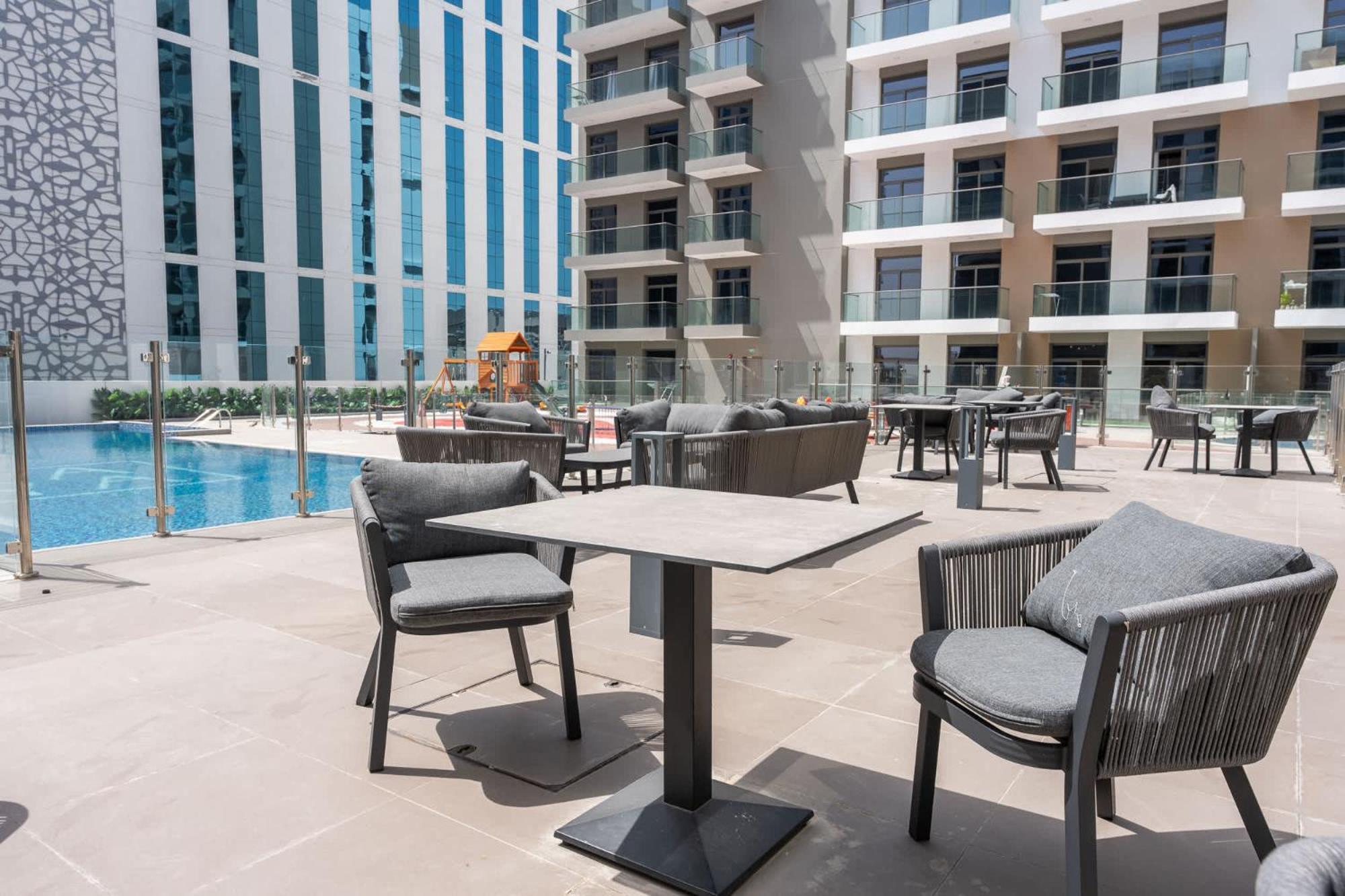 Charismatic In Laya Heights Perfect For 2 Apartment *