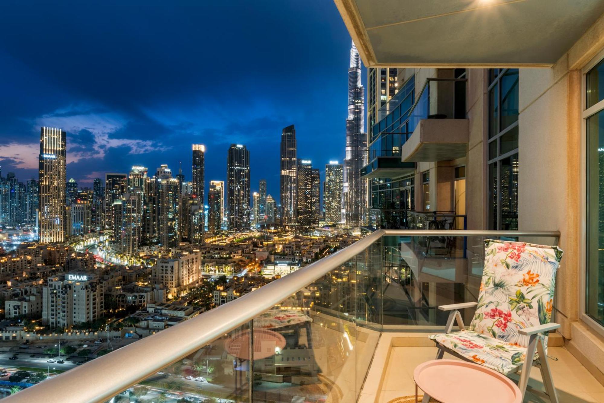 Stylish 1 Bedroom - Burj Khalifa View- 5Mn Walk To Dubai Mall-Apartment In Burj Views Tower Dubai