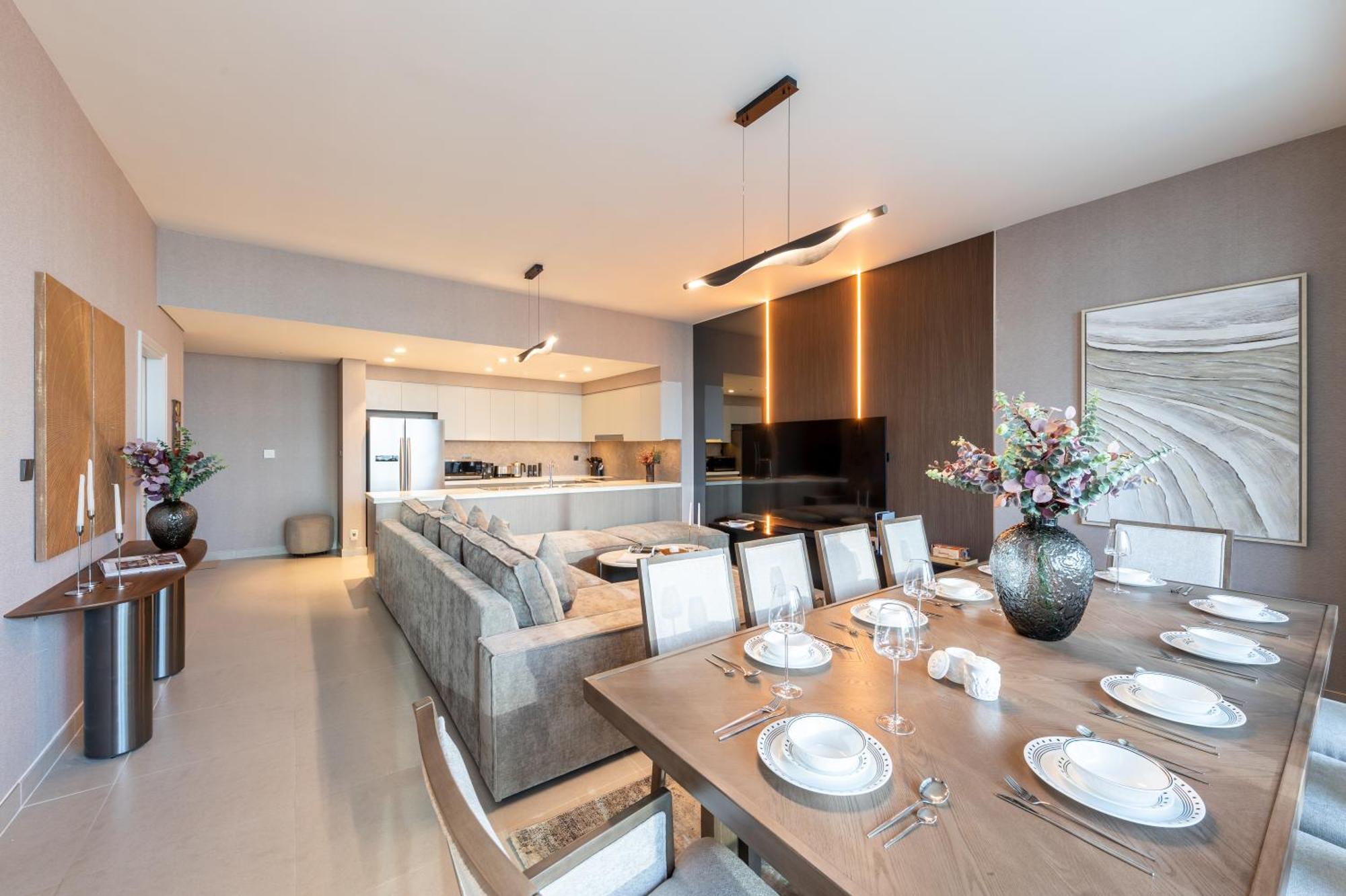 Royal 4br Burj Khalifa View Mall Aparthotel