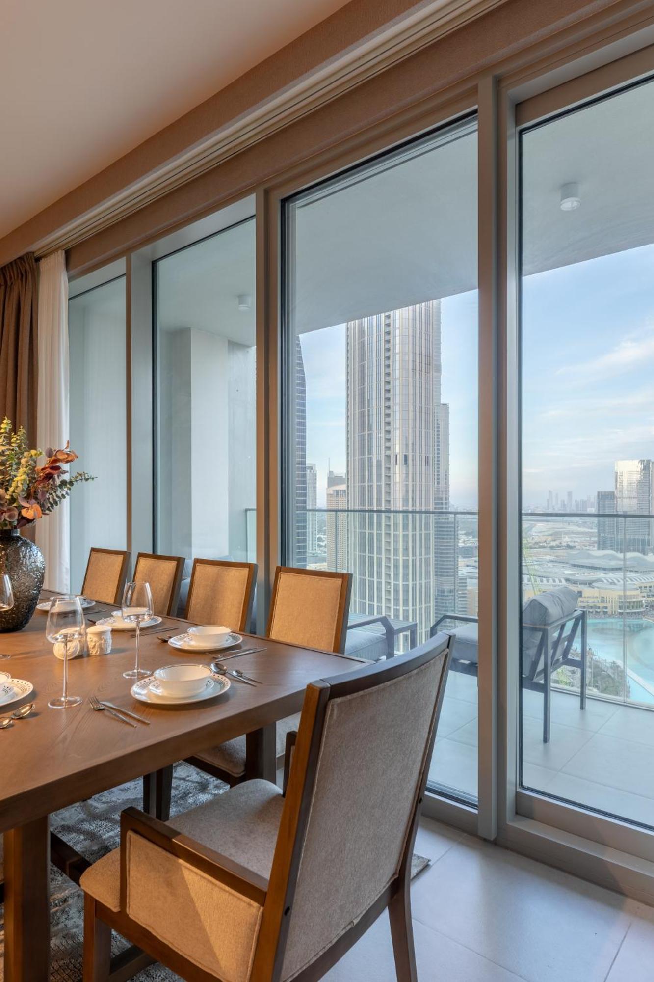 Royal 4br Burj Khalifa View Mall Aparthotel *