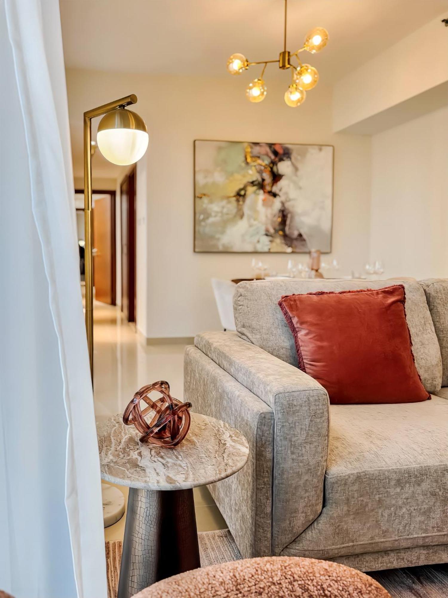 Downtown 2 Bedroom Burj Khalifa & Fountains Views 8 Min From Mall Apartment *