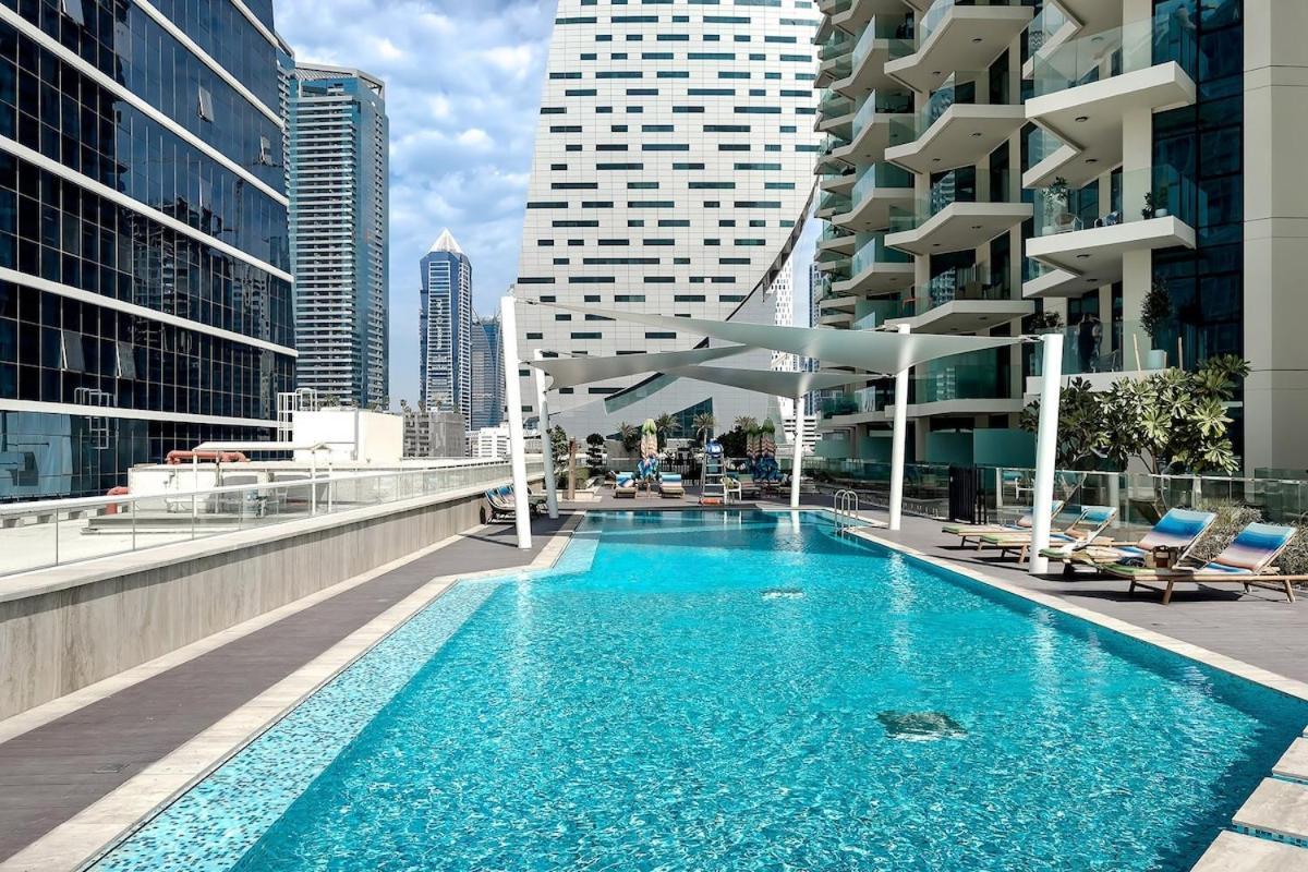 Convenient 1bdr In Business Bay Apartment *