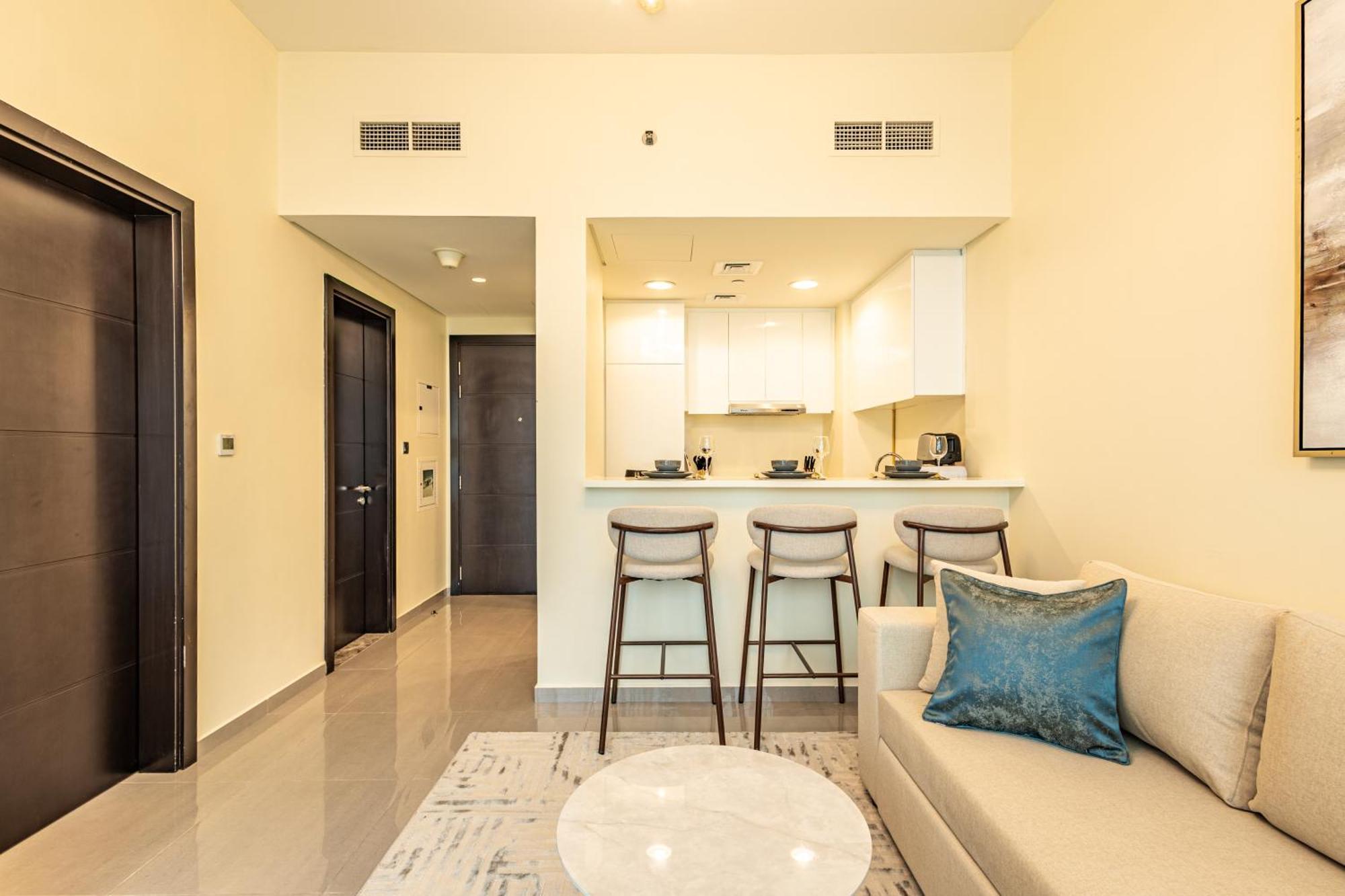 Stylish 1br Business Bay - Near Metro - Balcony With Views *