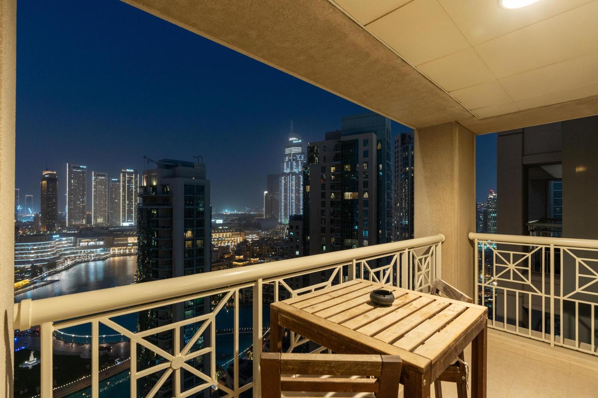Apartment Amazing Views & Location Downtown 1 Br *