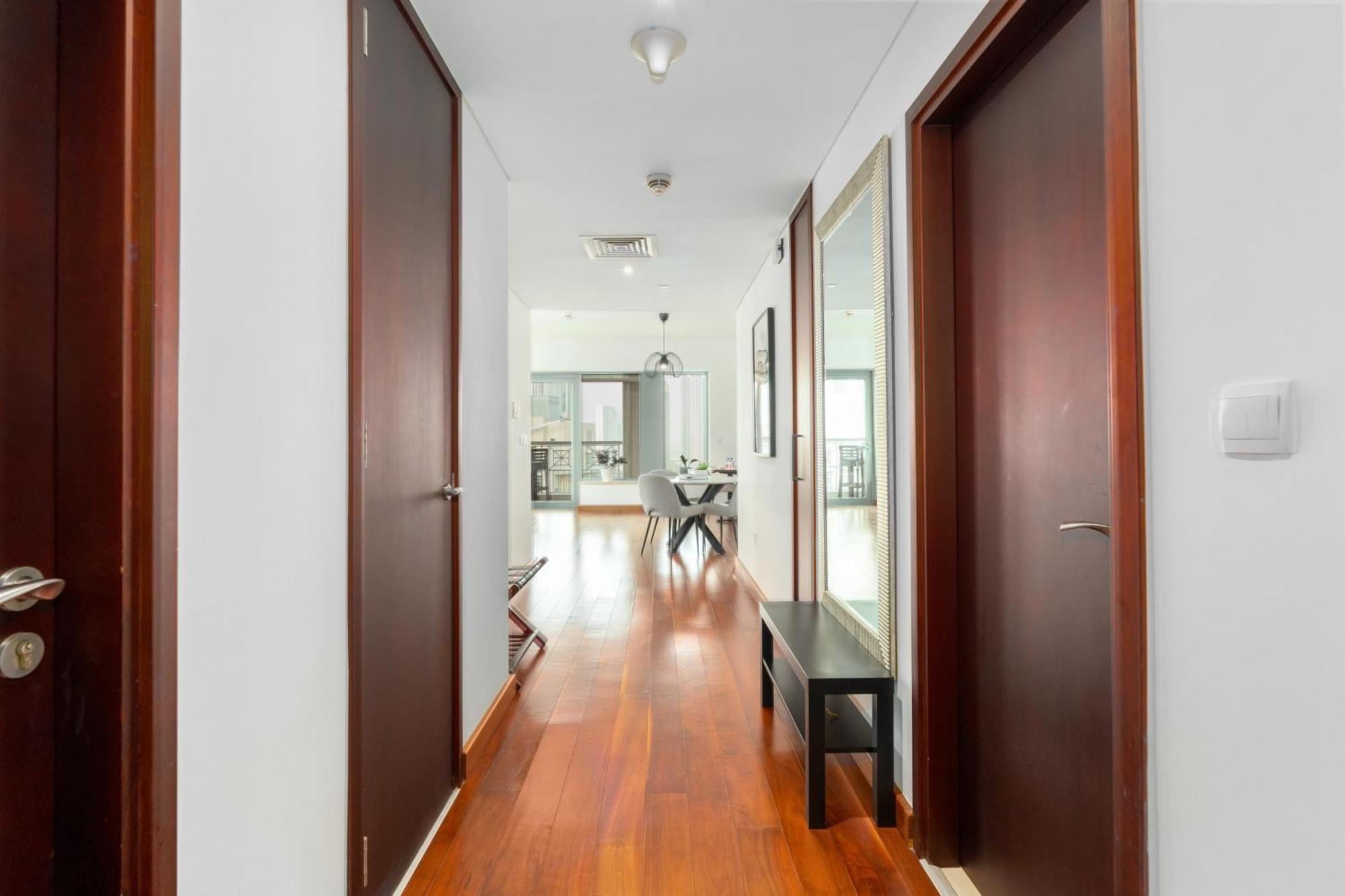Amazing Views & Location Downtown 1 Br Dubai