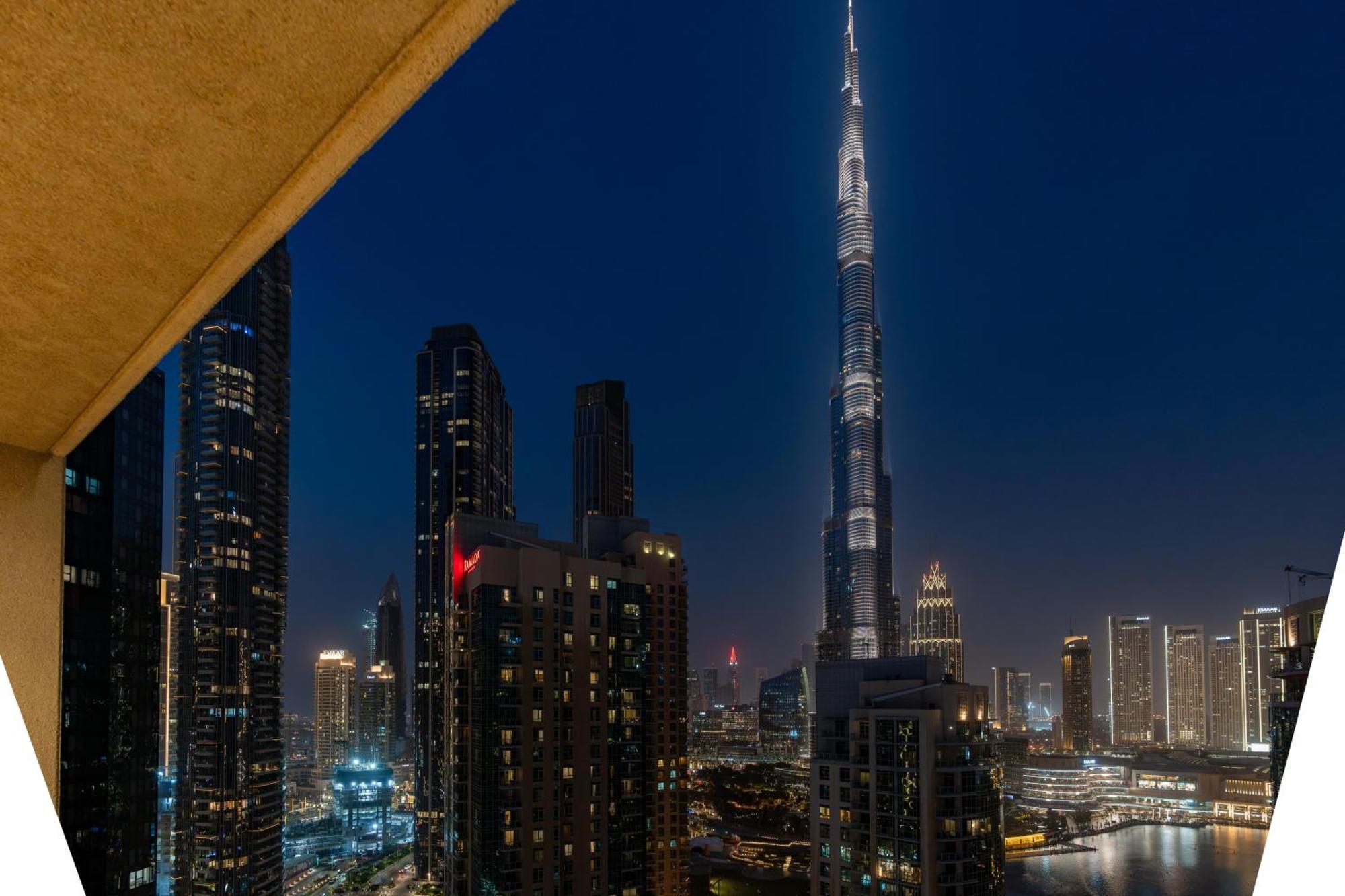 Apartment Amazing Views & Location Downtown 1 Br Dubai