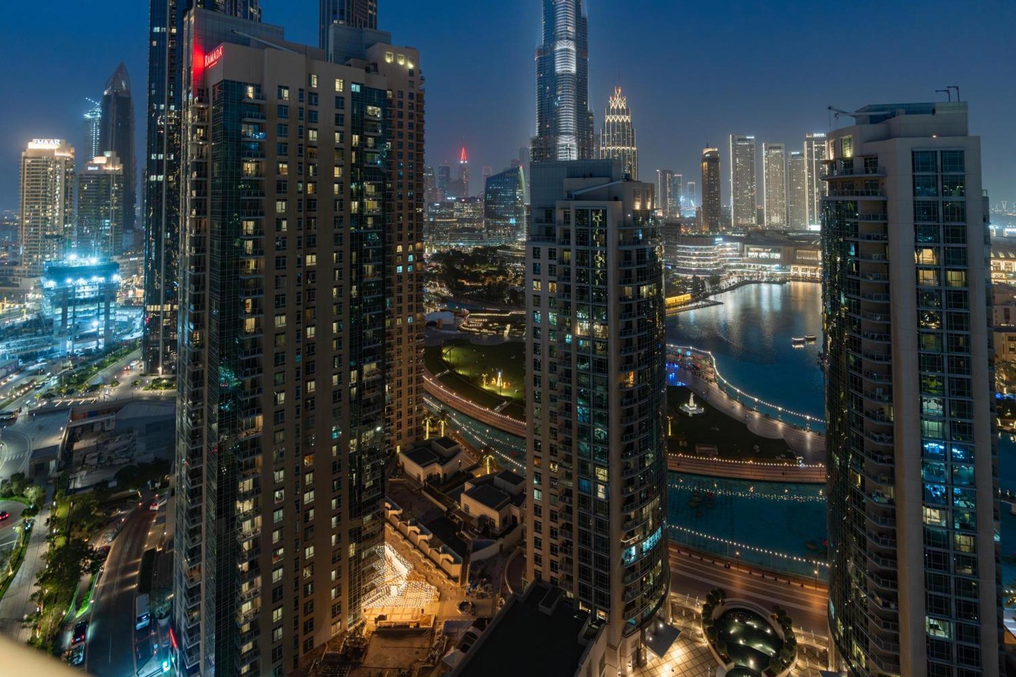 Apartment Amazing Views & Location Downtown 1 Br Dubai