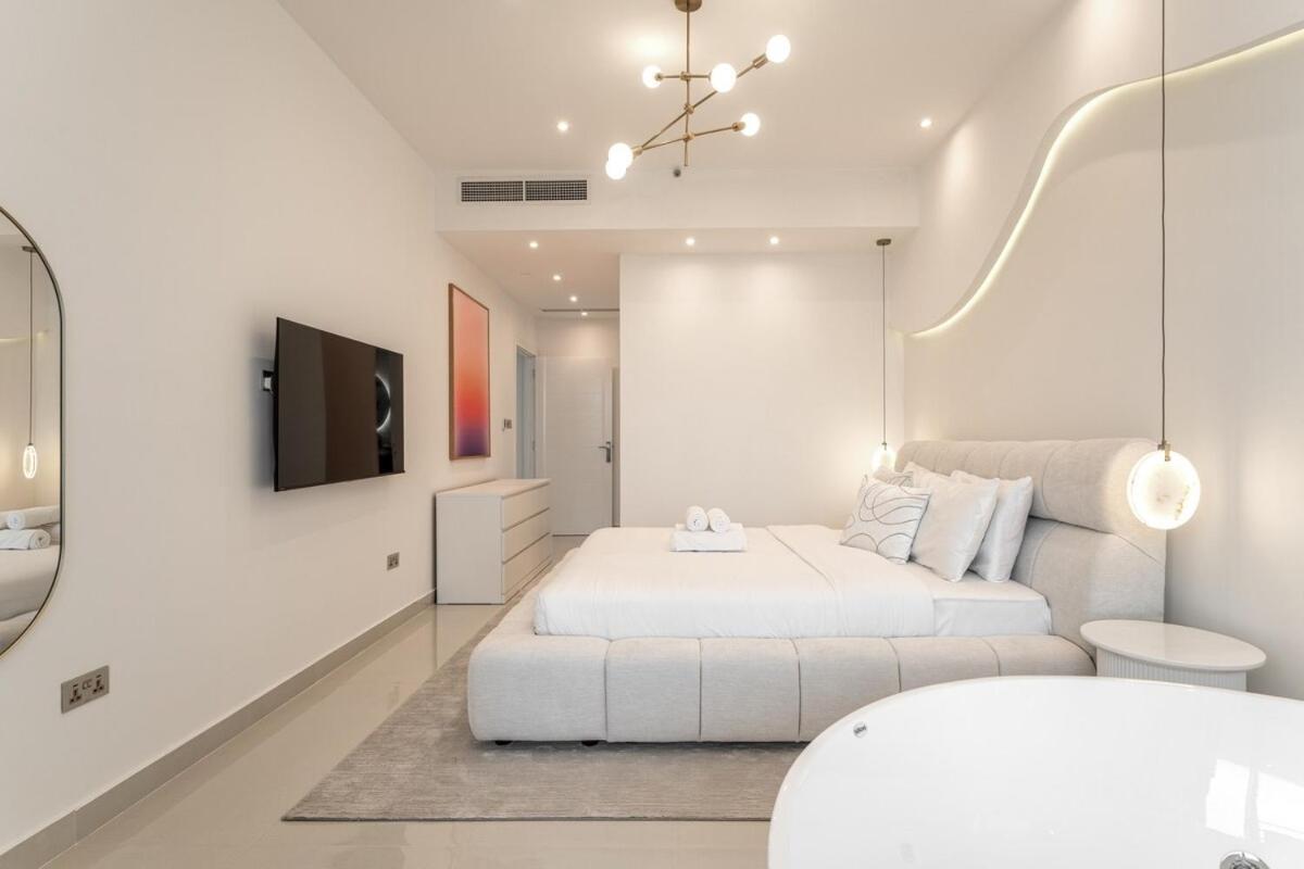 Lux 5br Marina With Jacuzzi, Walk To Beach, Gym Dubai