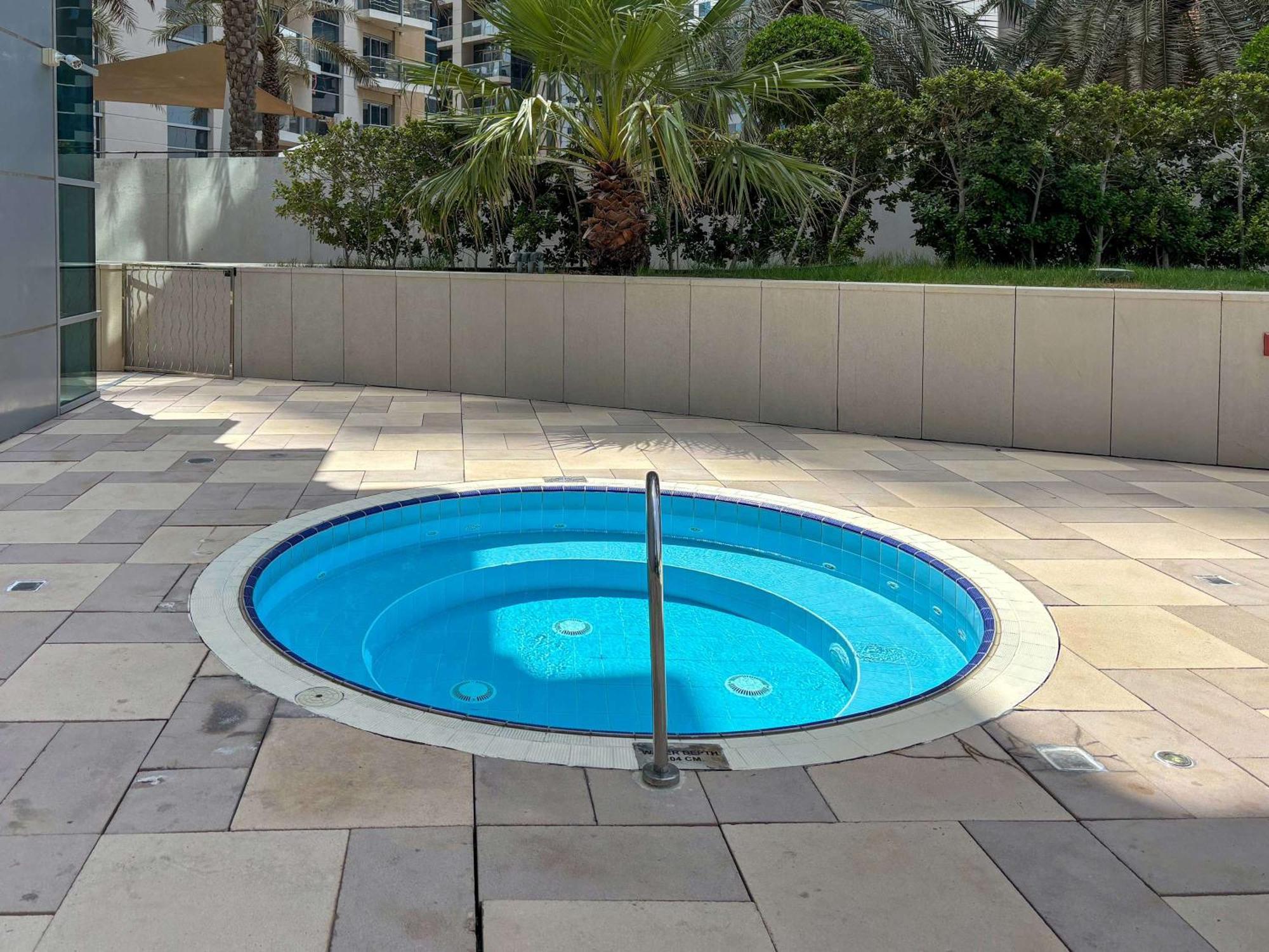 Frank Porter - Marina Terrace * Dubai