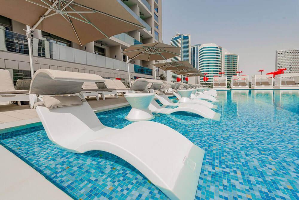 Luxury Near Mall Few Mints Walk Apartment