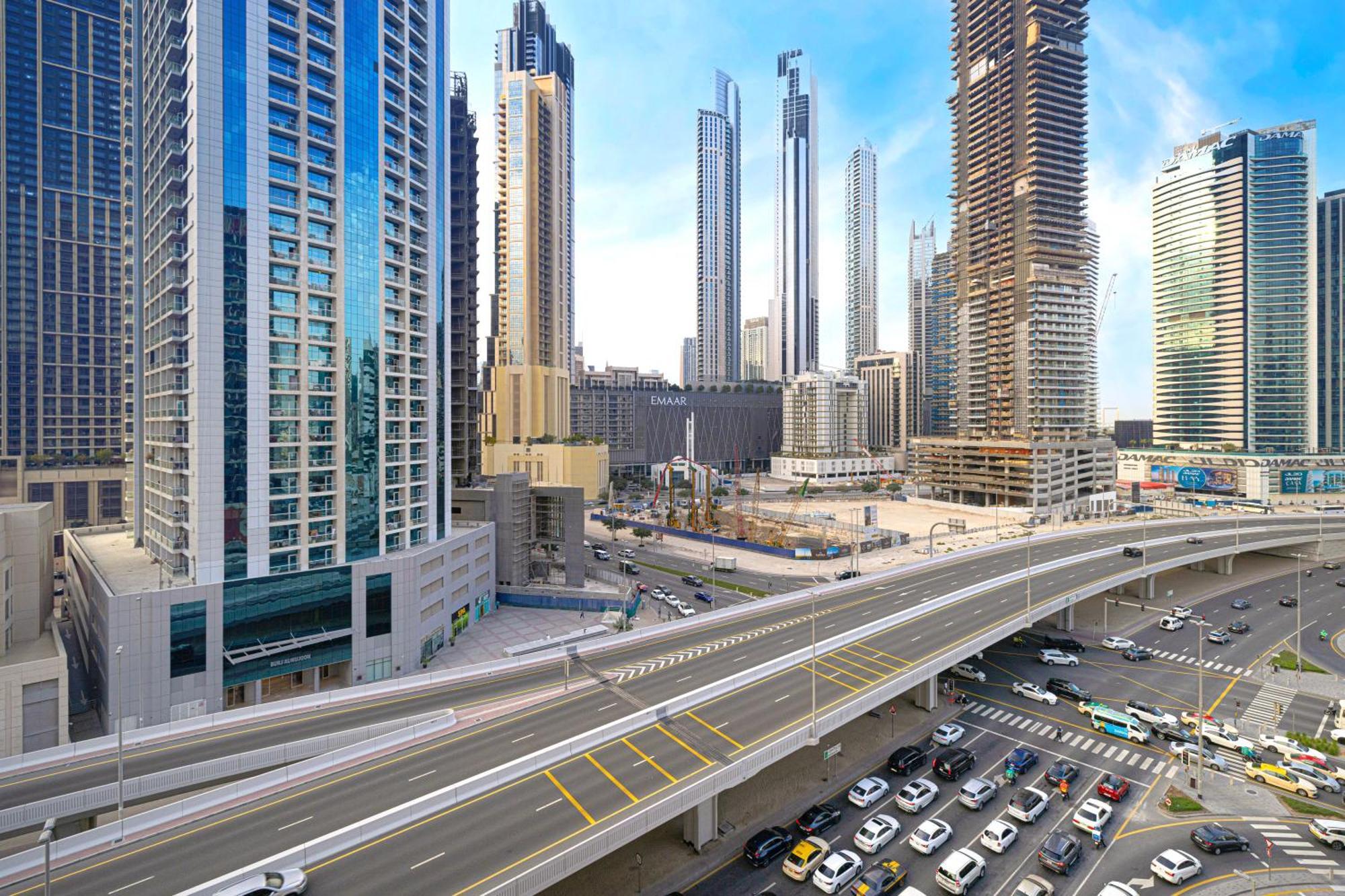 Luxury Near Mall Few Mints Walk Apartment Dubai