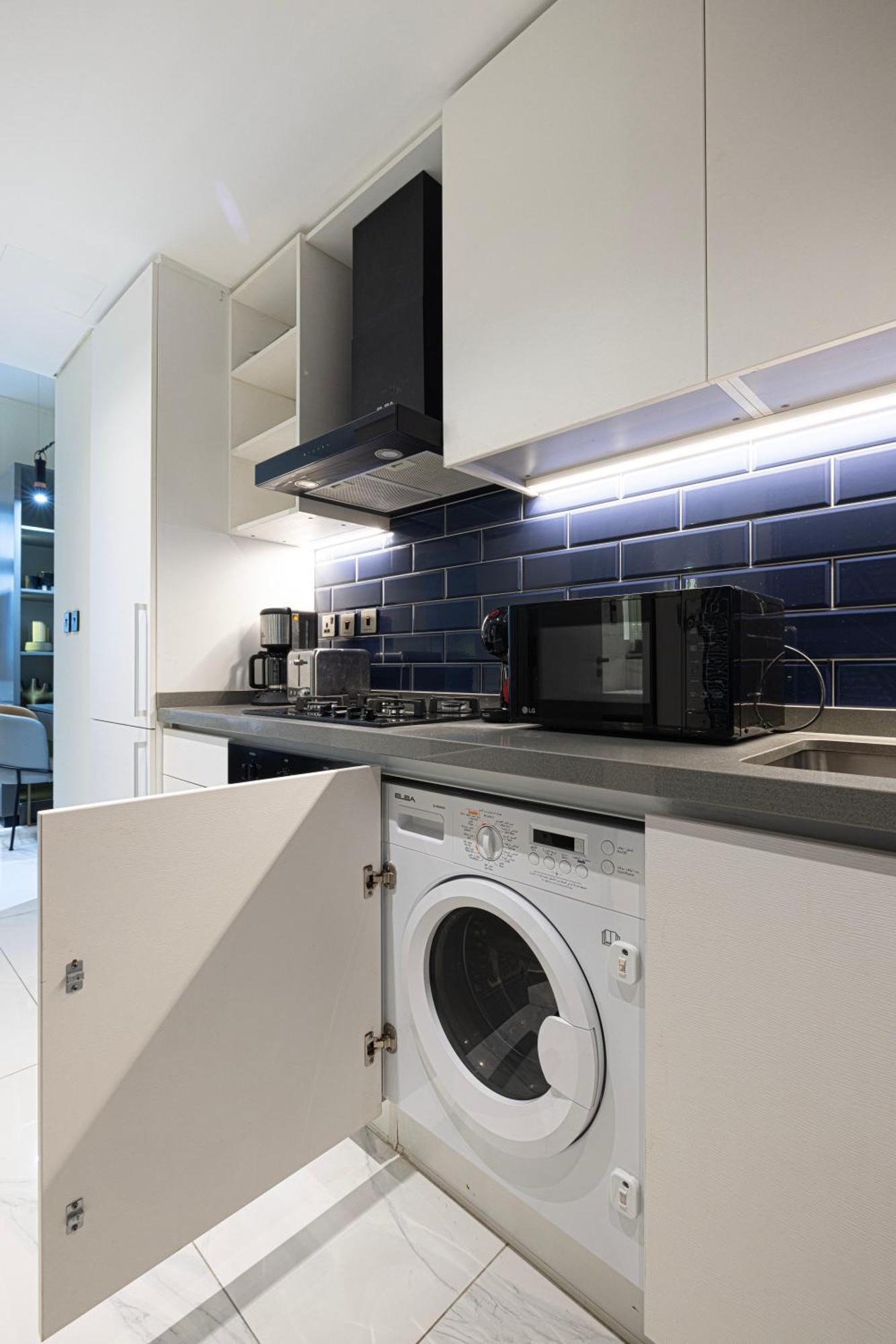 Luxury Near Mall Few Mints Walk Apartment Dubai