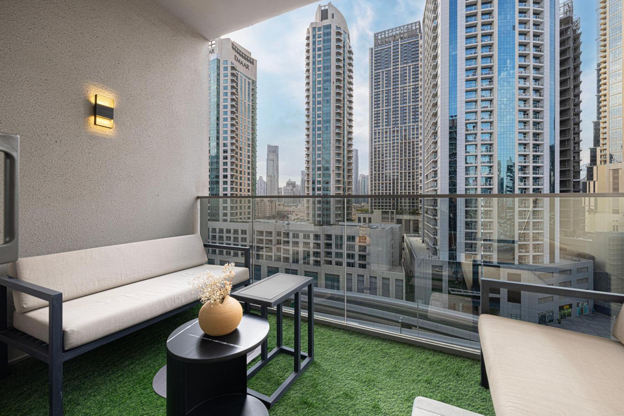Luxury Near Mall Few Mints Walk Apartment Dubai