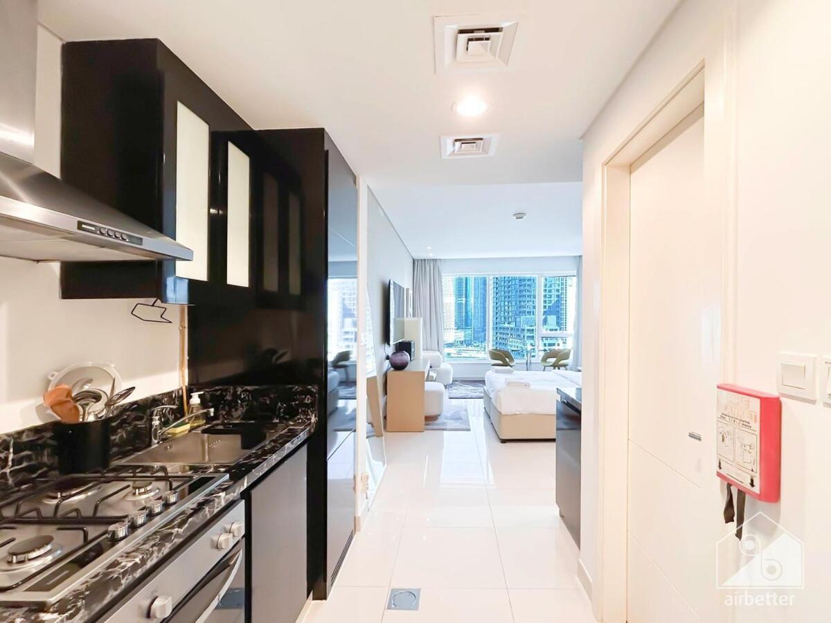 Luxury In Business Bay With Canal View Apartment Dubai