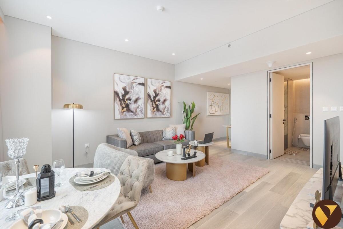 Vogue Condor Star Marina - Fully Renovated, Brand-new One Bedroom With Balcony And Infinity Pool Access Apartment Dubai