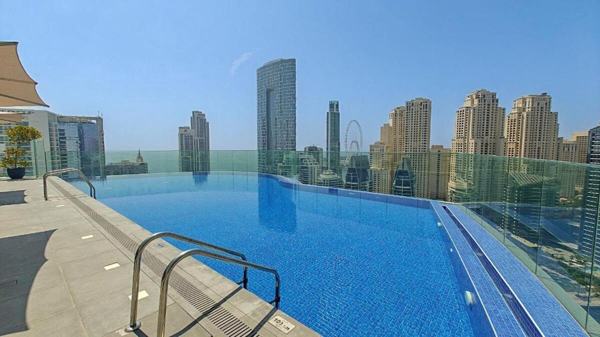 Vogue Condor Star Marina - Fully Renovated, Brand-new One Bedroom With Balcony And Infinity Pool Access Dubai