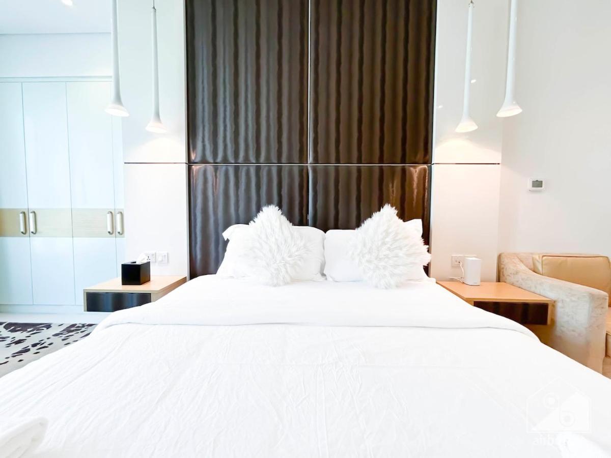 Luxury In Business Bay With Canal View Apartment