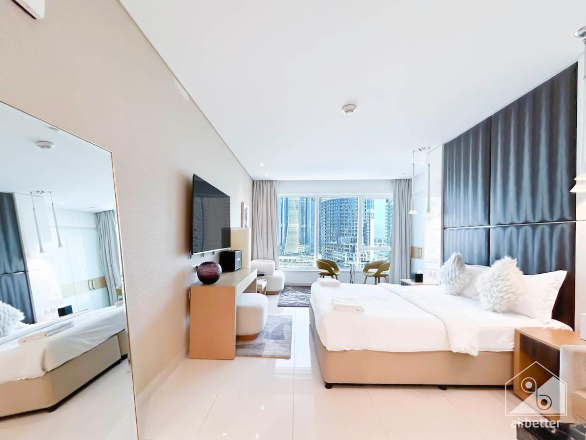 Luxury In Business Bay With Canal View Apartment *