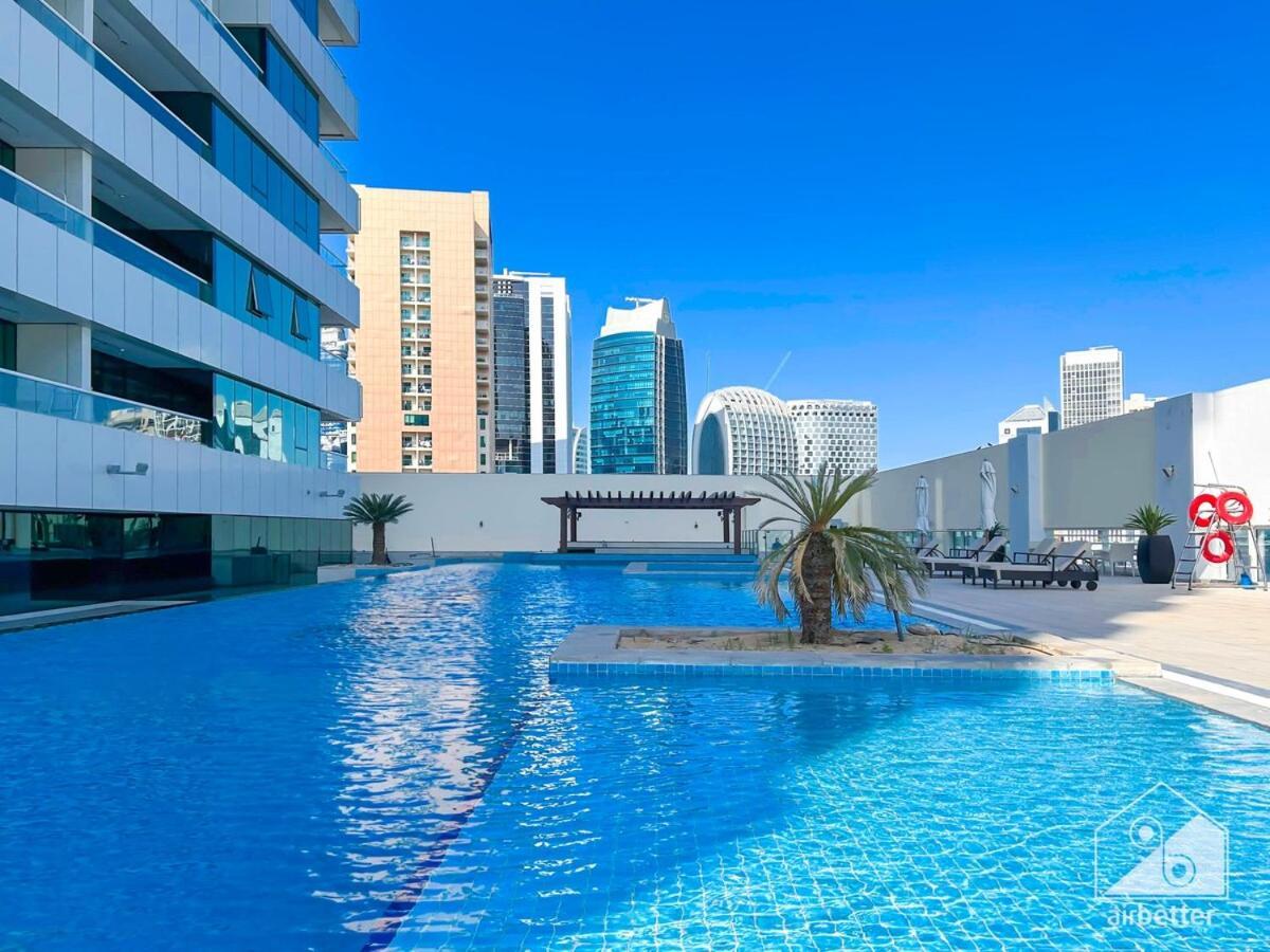 Luxury In Business Bay With Canal View Dubai