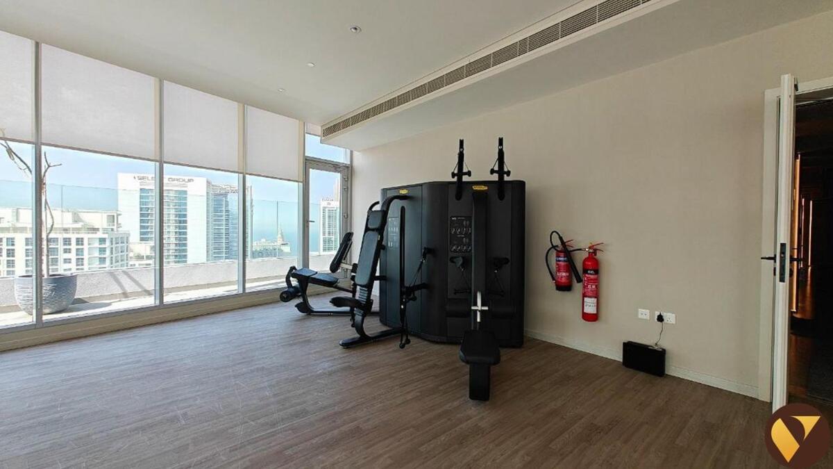 Vogue Condor Star Marina - Fully Renovated, Brand-new One Bedroom With Balcony And Infinity Pool Access Dubai