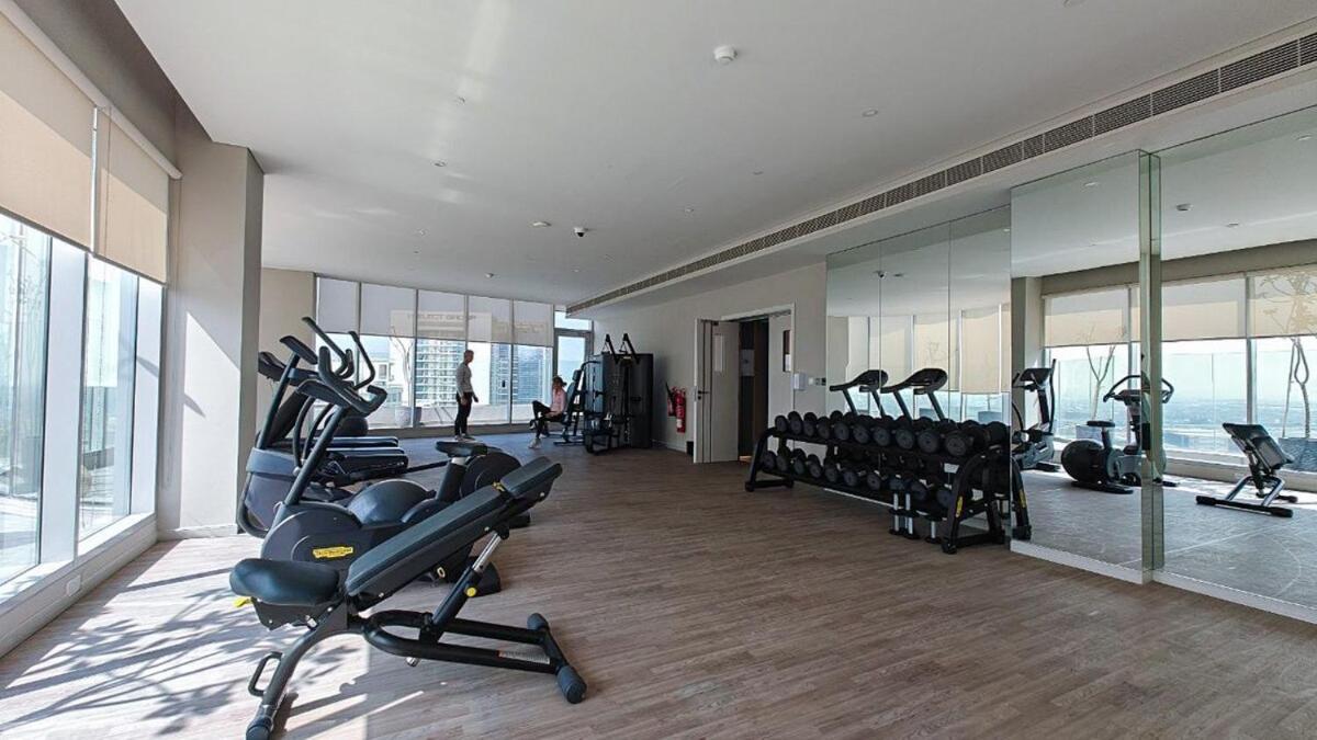 Vogue Condor Star Marina - Fully Renovated, Brand-new One Bedroom With Balcony And Infinity Pool Access Dubai