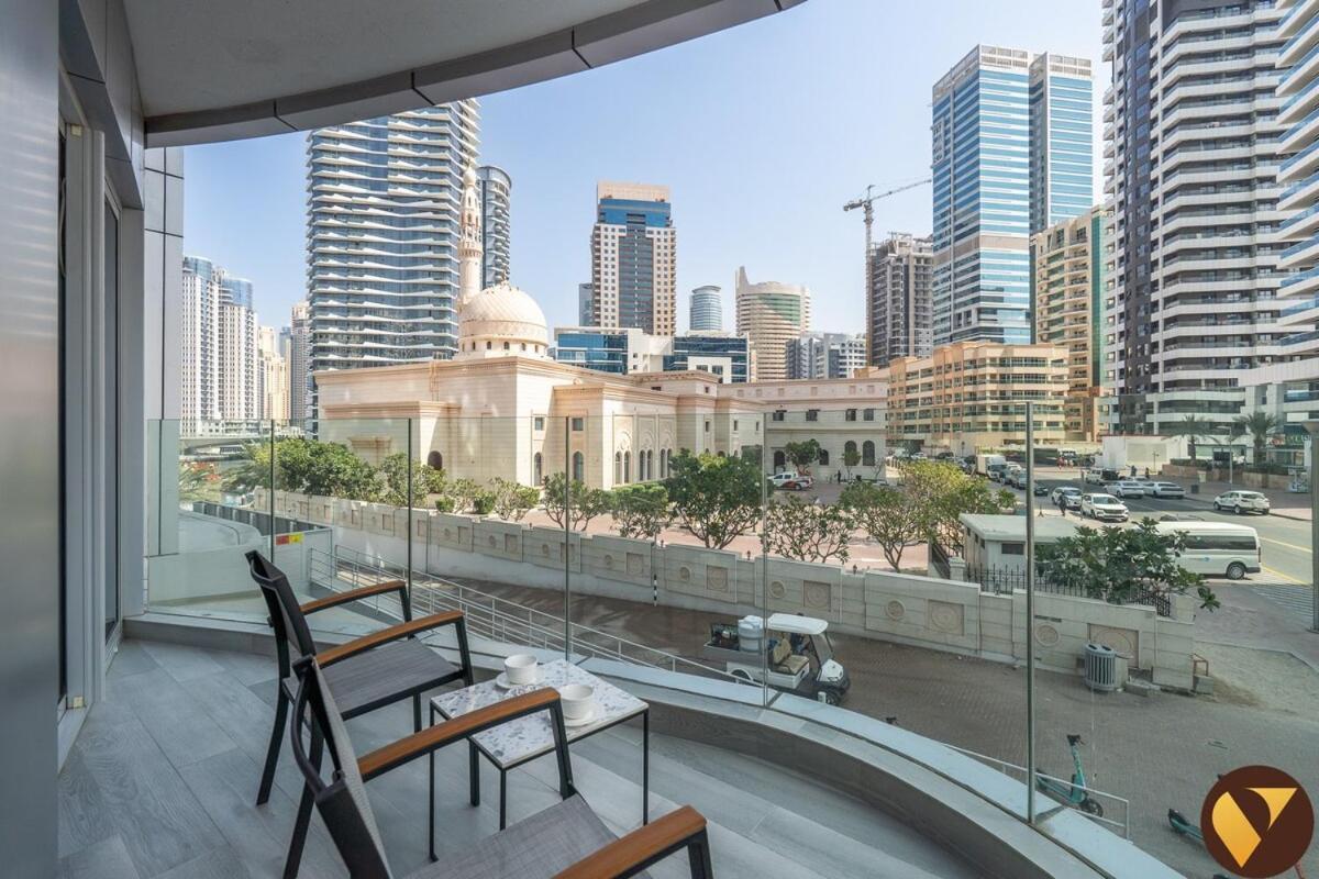 Vogue Condor Star Marina - Fully Renovated, Brand-new One Bedroom With Balcony And Infinity Pool Access Dubai