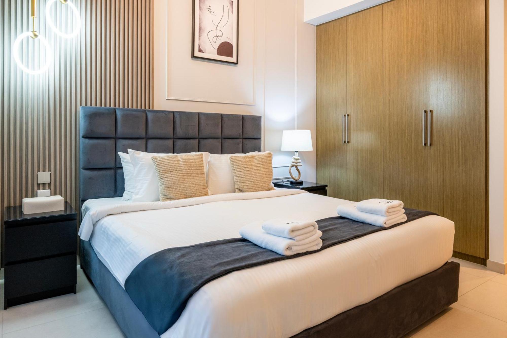 Apartment Urban Dreams - Brand New Boutique Burj Royale - Burj Khalifa & Mall *