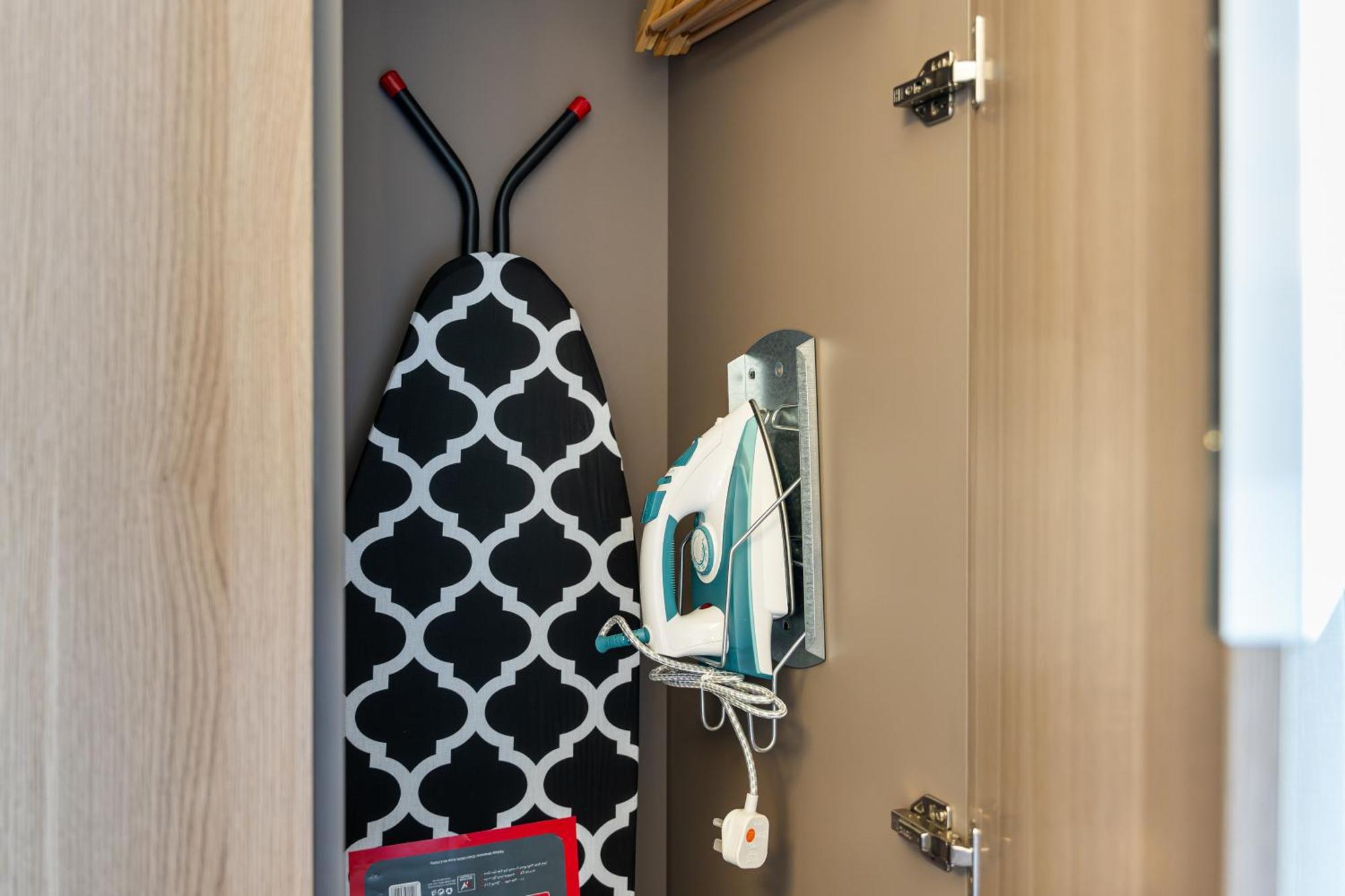 Apartment New Chic In Azizi Riviera One Dubai