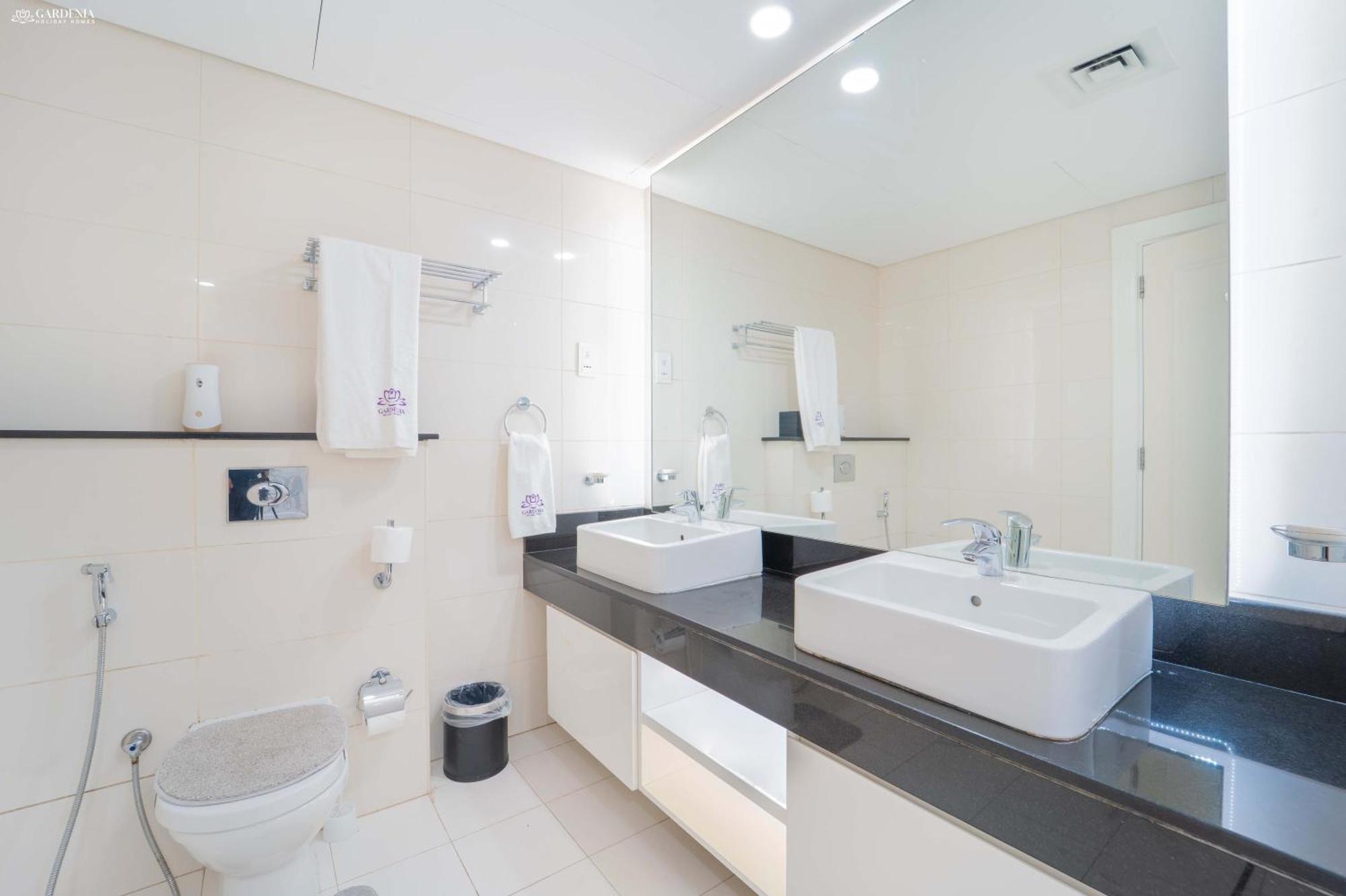 Capital Bay Towers Business Bay Spacious And Stylish 2 Br * Dubai